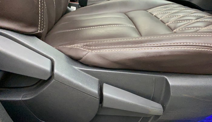 2022 Nissan MAGNITE XV PREMIUM TURBO, Petrol, Manual, 40,542 km, Driver Side Adjustment Panel