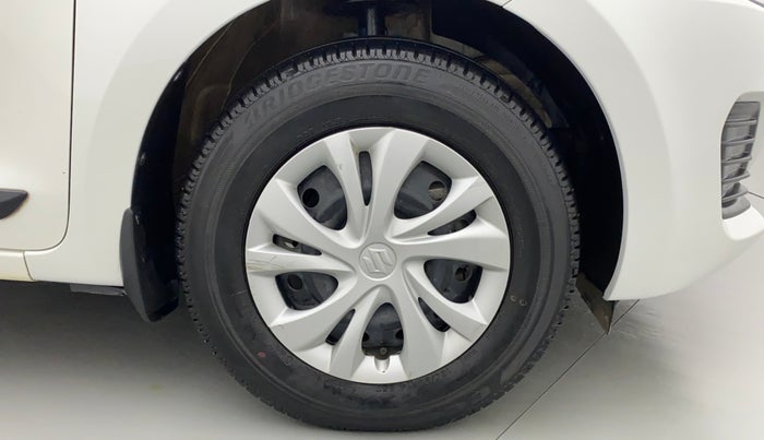 2021 Maruti Swift VXI, Petrol, Manual, 32,599 km, Right Front Wheel