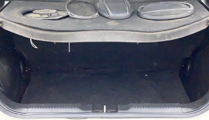 2021 Maruti Swift VXI, Petrol, Manual, 32,599 km, Boot Inside