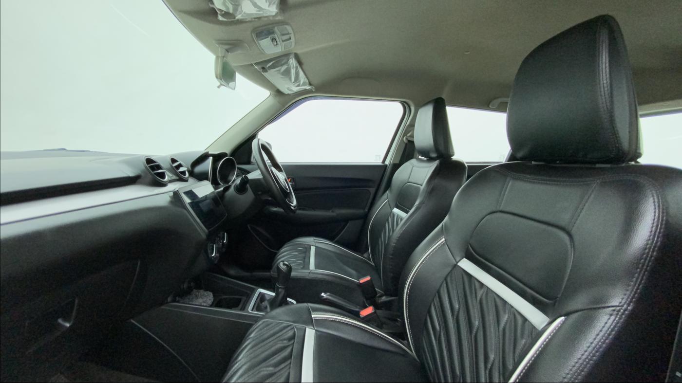 2021 Maruti Swift VXI, Petrol, Manual, 32,599 km, Right Side Front Door Cabin