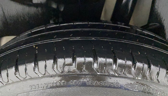 2021 Maruti Swift VXI, Petrol, Manual, 32,599 km, Left Rear Tyre Tread