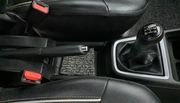 2021 Maruti Swift VXI, Petrol, Manual, 32,599 km, Gear Lever