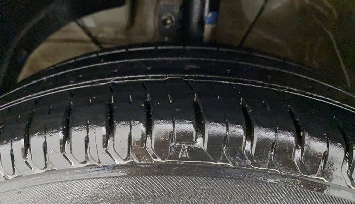 2021 Maruti Swift VXI, Petrol, Manual, 32,599 km, Left Front Tyre Tread
