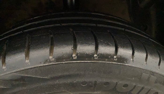 2015 Hyundai Grand i10 SPORTZ 1.2 KAPPA VTVT, Petrol, Manual, 81,282 km, Right Front Tyre Tread