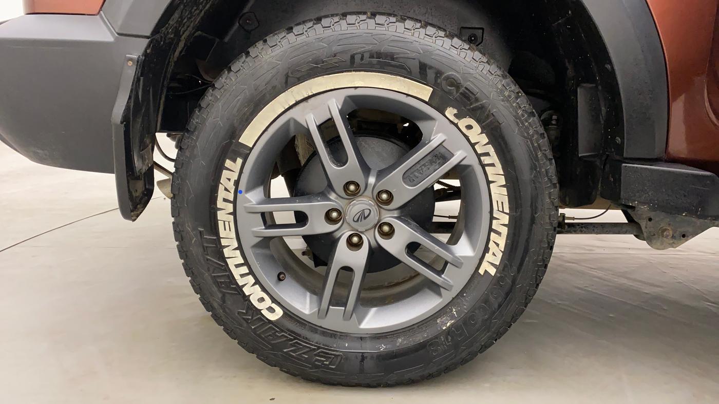 2020 Mahindra Thar LX HARD TOP 4WD MT, Diesel, Manual, 29,743 km, Right Rear Wheel