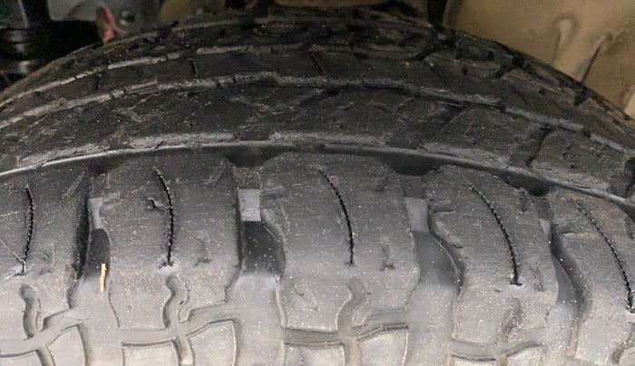 2020 Mahindra Thar LX HARD TOP 4WD MT, Diesel, Manual, 29,743 km, Left Front Tyre Tread