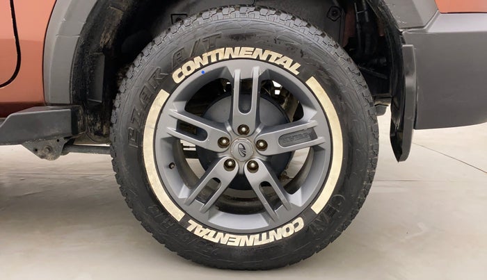 2020 Mahindra Thar LX HARD TOP 4WD MT, Diesel, Manual, 29,743 km, Left Rear Wheel
