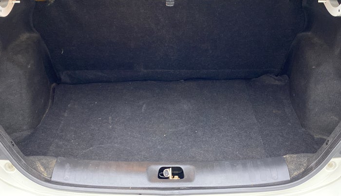 2016 Maruti Swift Dzire VXI, Petrol, Manual, 48,563 km, Boot Inside