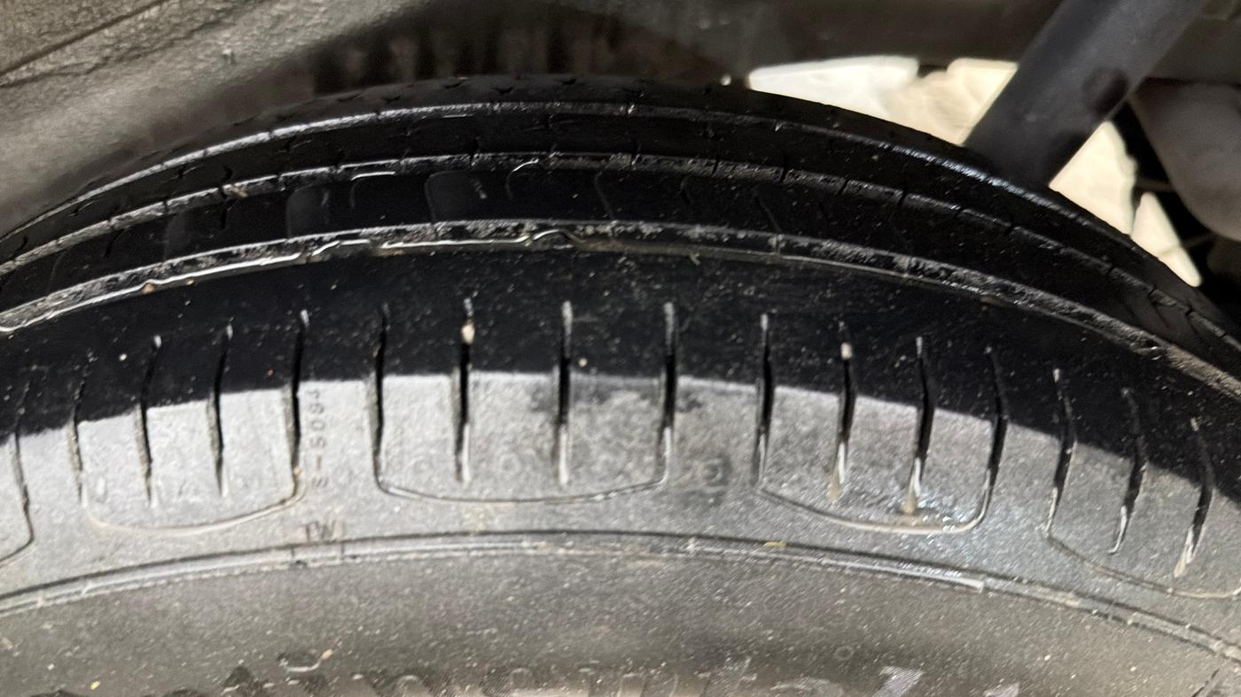 2015 Maruti Wagon R 1.0 LXI CNG, CNG, Manual, 65,974 km, Left Rear Tyre Tread