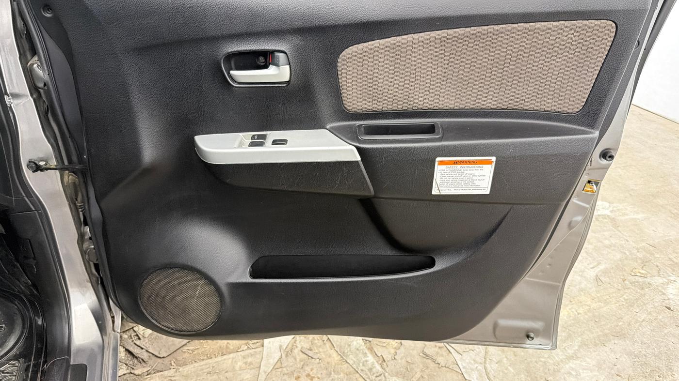 2015 Maruti Wagon R 1.0 LXI CNG, CNG, Manual, 65,974 km, Driver Side Door Panels Control