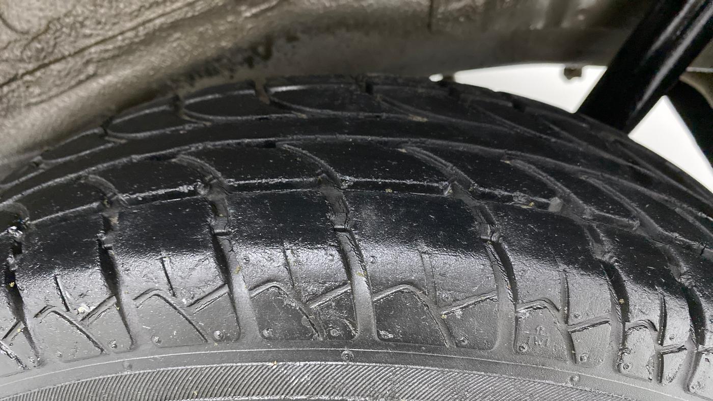 2014 Maruti Wagon R 1.0 LXI, Petrol, Manual, 50,279 km, Left Rear Tyre Tread