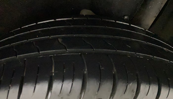 2018 Maruti Vitara Brezza ZDI, Diesel, Manual, 13,281 km, Left Rear Tyre Tread
