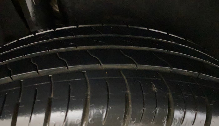 2018 Maruti Vitara Brezza ZDI, Diesel, Manual, 13,281 km, Right Rear Tyre Tread