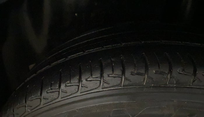 2018 Maruti Ciaz ZETA 1.4  MT PETROL, Petrol, Manual, 67,235 km, Left Rear Tyre Tread