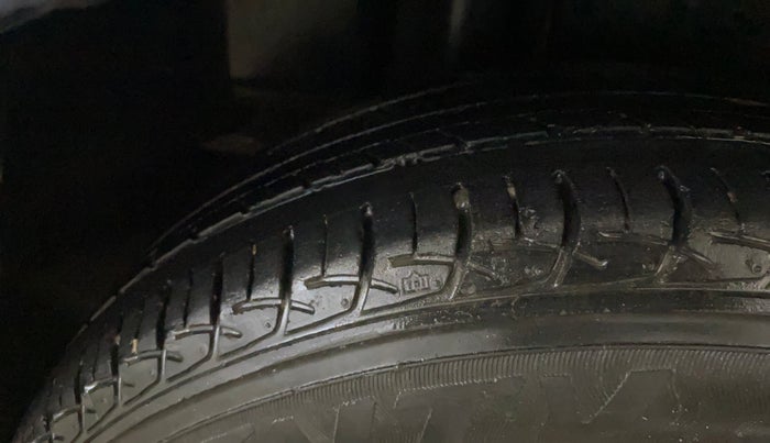 2018 Maruti Ciaz ZETA 1.4  MT PETROL, Petrol, Manual, 67,235 km, Right Rear Tyre Tread