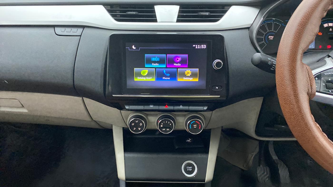 2021 Renault TRIBER RXZ AMT DUAL TONE, Petrol, Automatic, 35,023 km, Air Conditioner