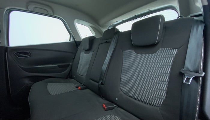 2018 Renault Captur RXE PETROL MT, Petrol, Manual, 26,678 km, Right Side Rear Door Cabin