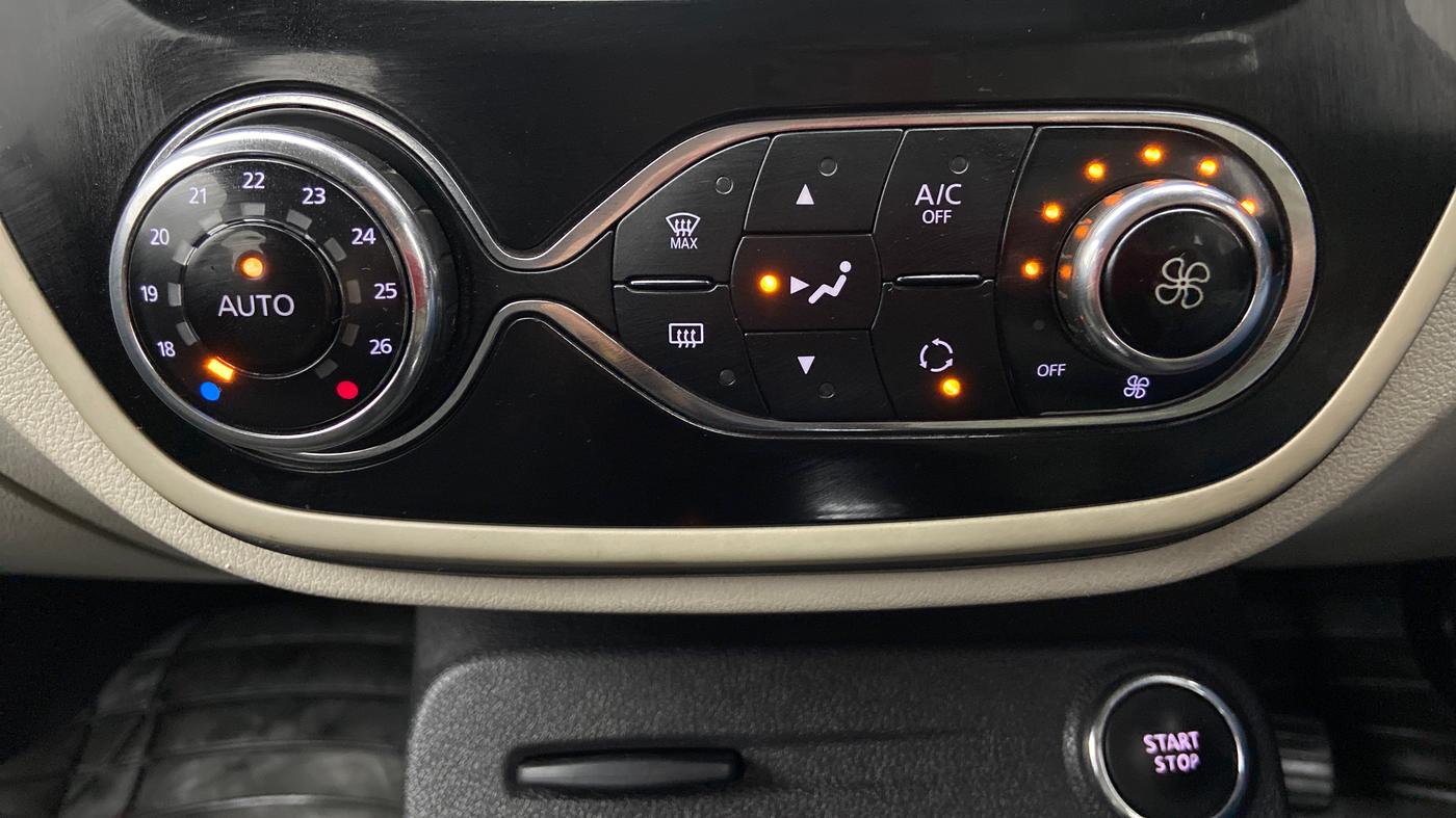 2018 Renault Captur RXE PETROL MT, Petrol, Manual, 26,678 km, Automatic Climate Control