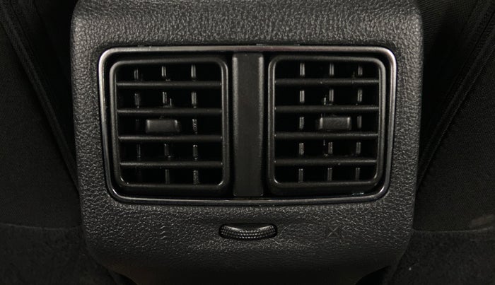 2018 Renault Captur RXE PETROL MT, Petrol, Manual, 26,678 km, Rear AC Vents