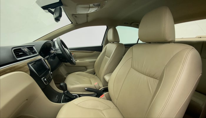 2019 Maruti Ciaz ALPHA 1.5 AT SHVS, Petrol, Automatic, 67,388 km, Right Side Front Door Cabin