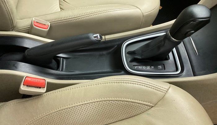 2019 Maruti Ciaz ALPHA 1.5 AT SHVS, Petrol, Automatic, 67,388 km, Gear Lever