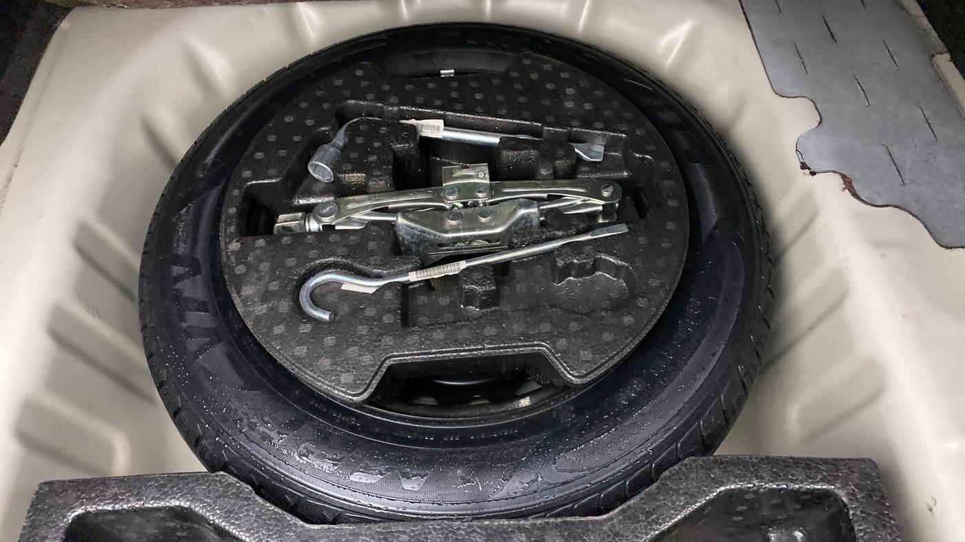 2019 Maruti Ciaz ALPHA 1.5 AT SHVS, Petrol, Automatic, 67,388 km, Spare Tyre