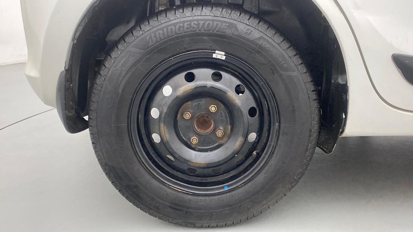 2019 Maruti Swift VXI AMT, Petrol, Automatic, 95,938 km, Right Rear Wheel