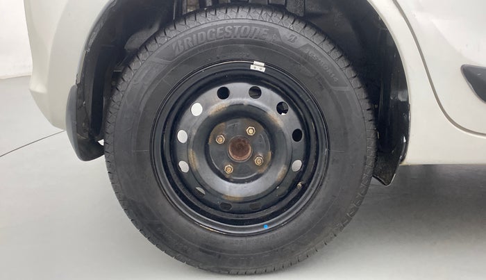 2019 Maruti Swift VXI AMT, Petrol, Automatic, 95,938 km, Right Rear Wheel