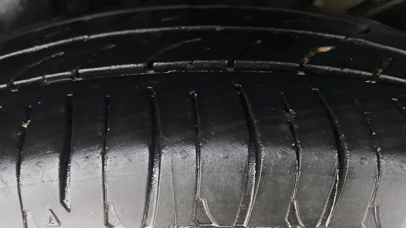 2019 Maruti Swift VXI AMT, Petrol, Automatic, 95,938 km, Left Rear Tyre Tread
