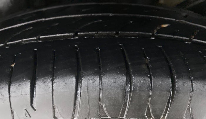 2019 Maruti Swift VXI AMT, Petrol, Automatic, 95,938 km, Left Rear Tyre Tread