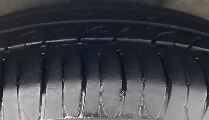 2019 Maruti Swift VXI AMT, Petrol, Automatic, 95,938 km, Right Front Tyre Tread