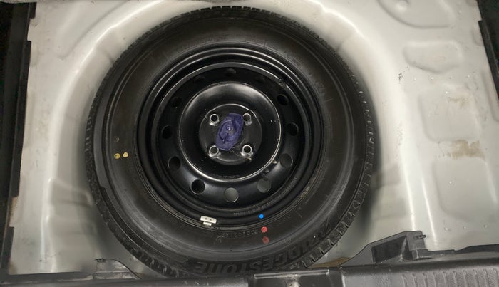 2019 Maruti Swift VXI AMT, Petrol, Automatic, 95,938 km, Dicky (Boot door) - Jack/Tool not available