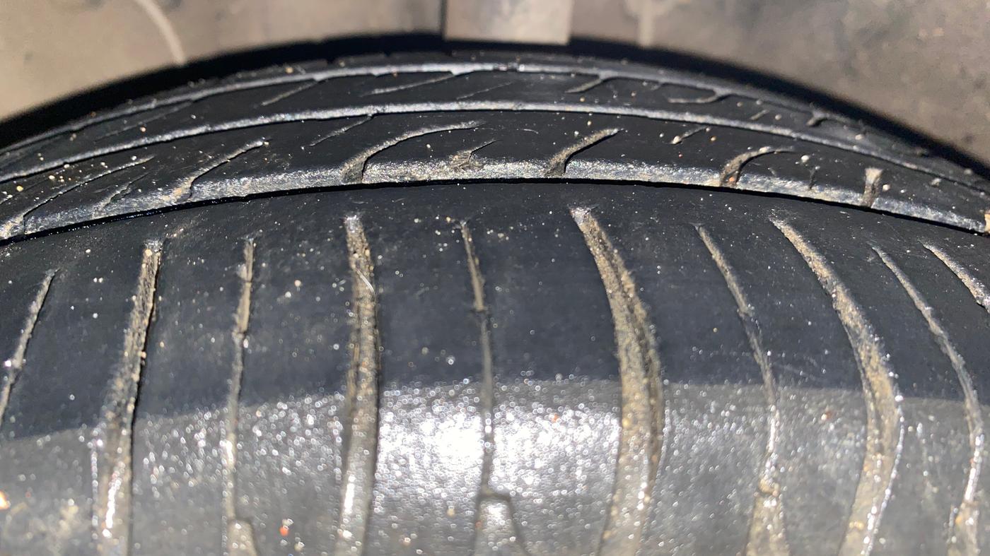 2014 Toyota Etios CROSS 1.5 V, Petrol, Manual, 93,288 km, Left Front Tyre Tread