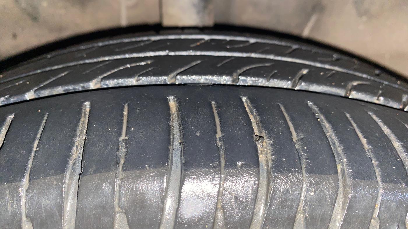 2014 Toyota Etios CROSS 1.5 V, Petrol, Manual, 93,288 km, Right Front Tyre Tread