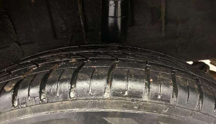 2018 Renault Kwid RXT 1.0 (O), Petrol, Manual, 61,957 km, Left Rear Tyre Tread