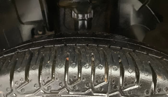 2018 Renault Kwid RXT 1.0 (O), Petrol, Manual, 61,957 km, Left Front Tyre Tread
