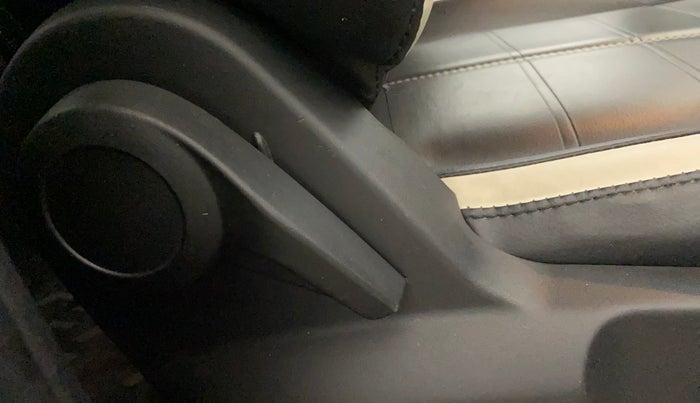 2022 Tata PUNCH ADVENTURE MT, Petrol, Manual, 35,641 km, Driver Side Adjustment Panel