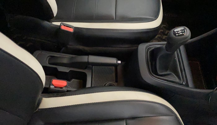 2022 Tata PUNCH ADVENTURE MT, Petrol, Manual, 35,641 km, Gear Lever