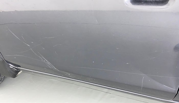 2021 Maruti Alto LXI CNG, CNG, Manual, 35,024 km, Front passenger door - Minor scratches