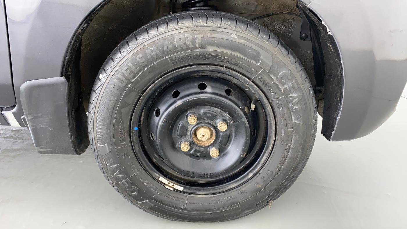 2021 Maruti Alto LXI CNG, CNG, Manual, 35,024 km, Right Front Wheel