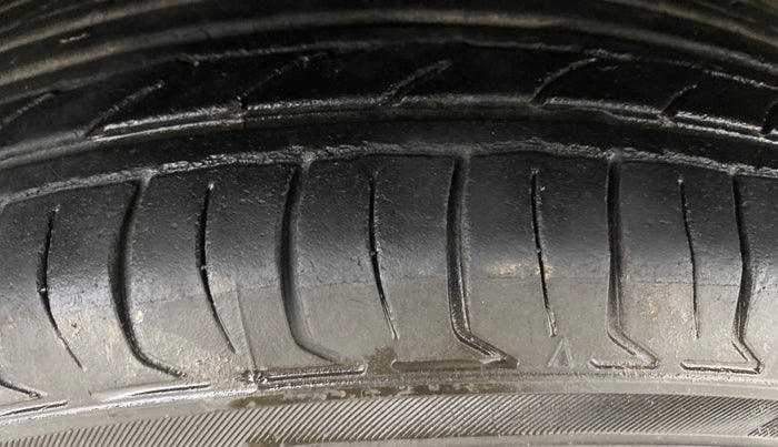 2021 Maruti Dzire VXI AMT, Petrol, Automatic, 1,07,760 km, Right Front Tyre Tread