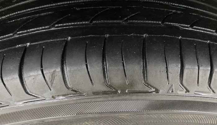 2021 Maruti Dzire VXI AMT, Petrol, Automatic, 1,07,760 km, Right Rear Tyre Tread