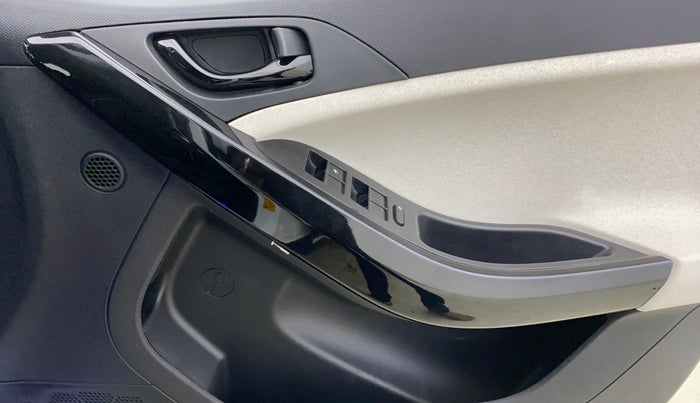 2024 Tata NEXON Pure S 1.2 Revotron 6AMT, Petrol, Automatic, 7,192 km, Driver Side Door Panels Control