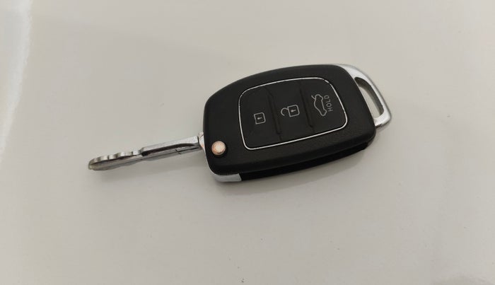 2014 Hyundai i20 MAGNA 1.2, Petrol, Manual, 77,067 km, Key Close Up