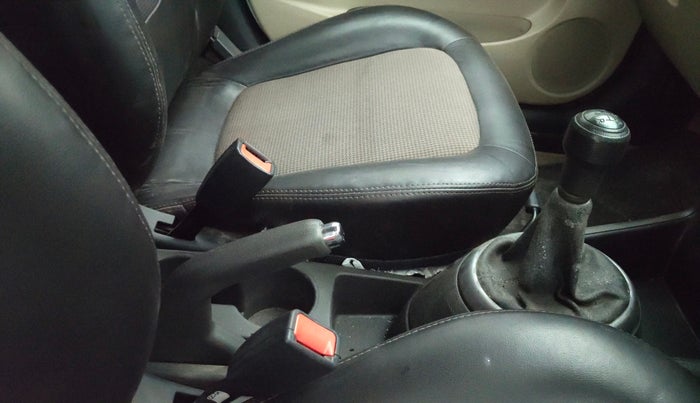 2014 Hyundai i20 MAGNA 1.2, Petrol, Manual, 77,067 km, Gear Lever