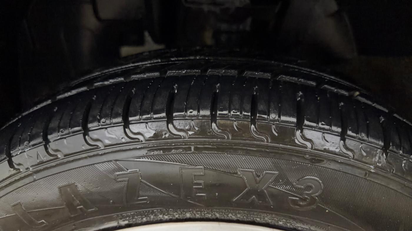 2019 Renault Kwid RXT 1.0 AMT (O), Petrol, Automatic, 66,150 km, Left Front Tyre Tread