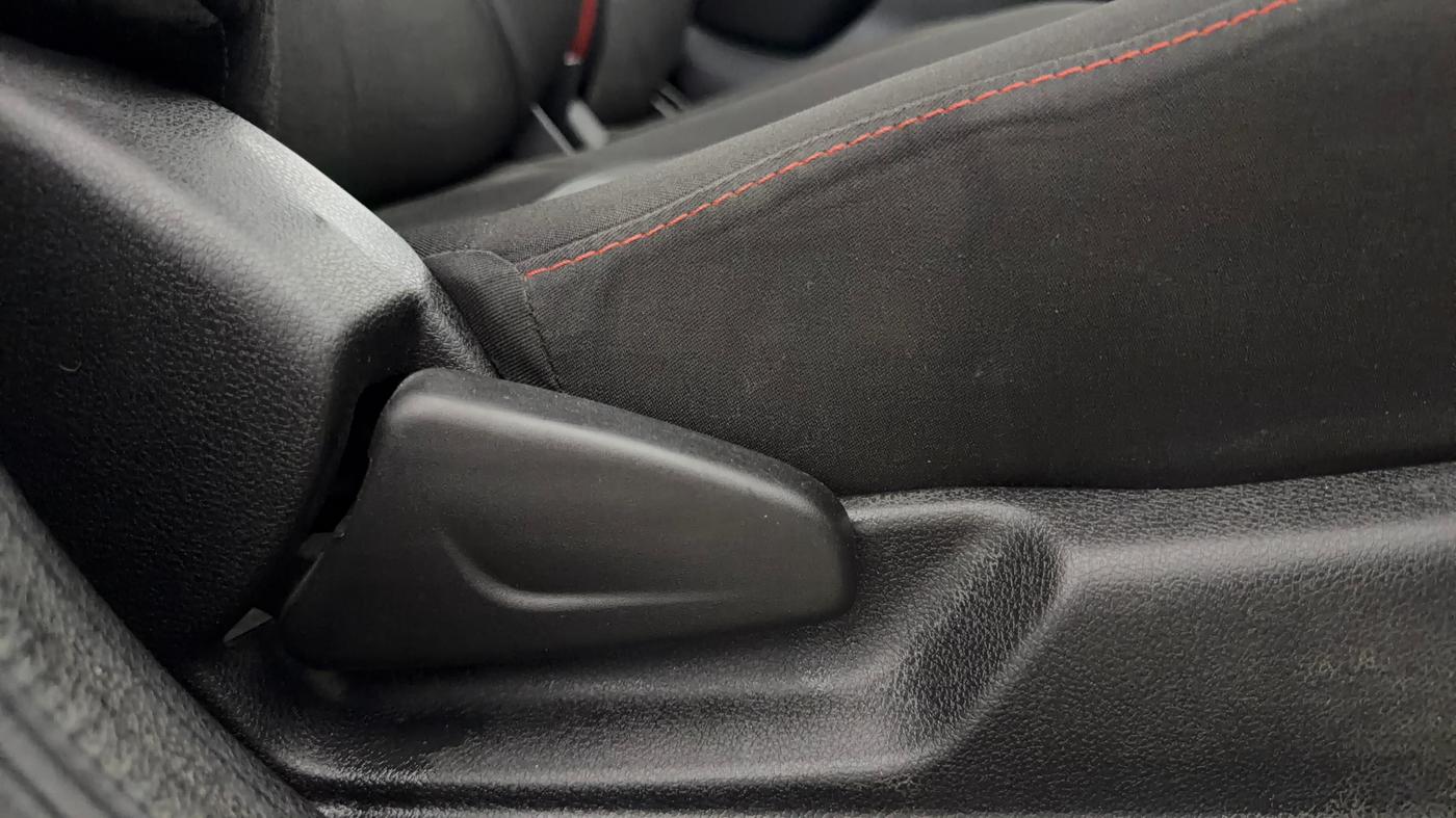 2019 Renault Kwid RXT 1.0 AMT (O), Petrol, Automatic, 66,150 km, Driver Side Adjustment Panel