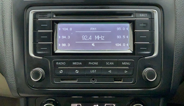 2014 Volkswagen Polo HIGHLINE1.2L, Petrol, Manual, 1,05,337 km, Infotainment System