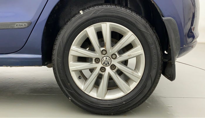 2014 Volkswagen Polo HIGHLINE1.2L, Petrol, Manual, 1,05,337 km, Left Rear Wheel