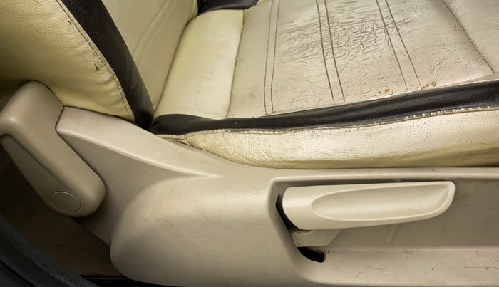 2014 Volkswagen Polo HIGHLINE1.2L, Petrol, Manual, 1,05,337 km, Driver Side Adjustment Panel